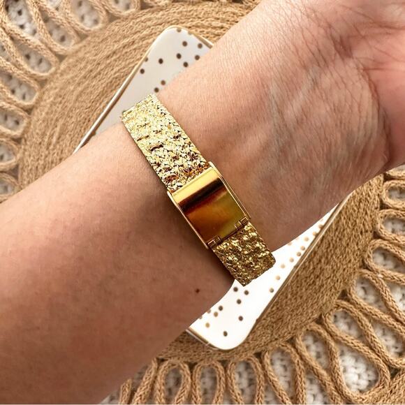 Helbros Vintage Gold Nugget Texture Diamond Chip Women Quiet Luxury Round Watch - Picture 3 of 9